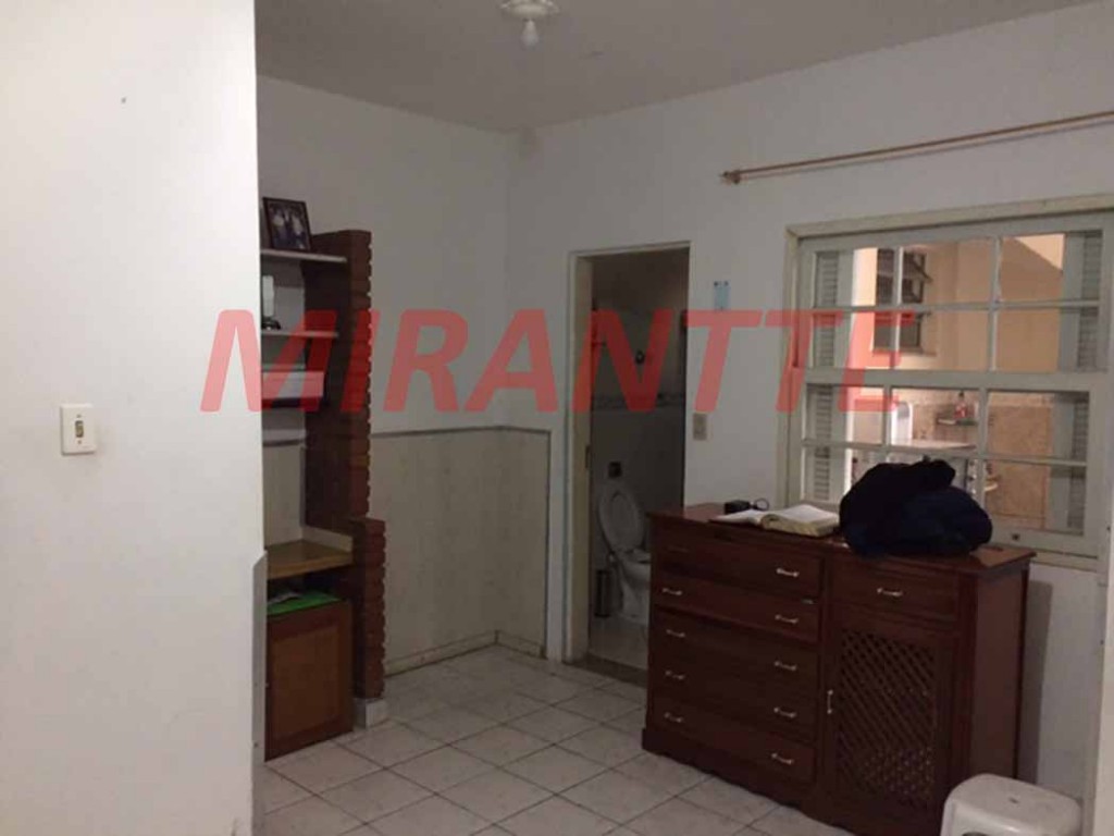 Sobrado de 215m² com 3 quartos em Vila Mazzei