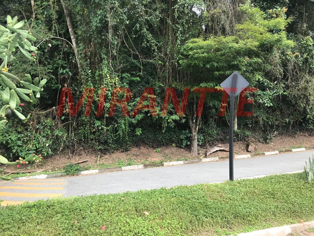 Terreno de 1380m² em Serra Da Cantareira