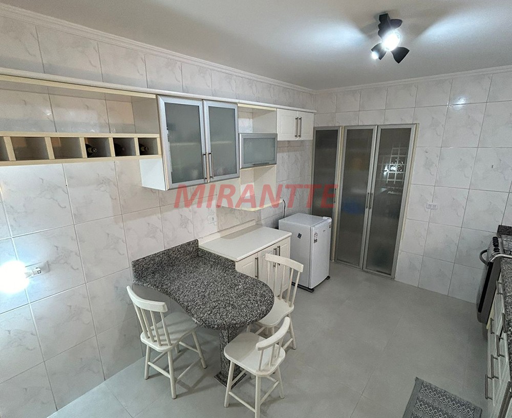 Sobrado de 150m² com 3 quartos em Santana