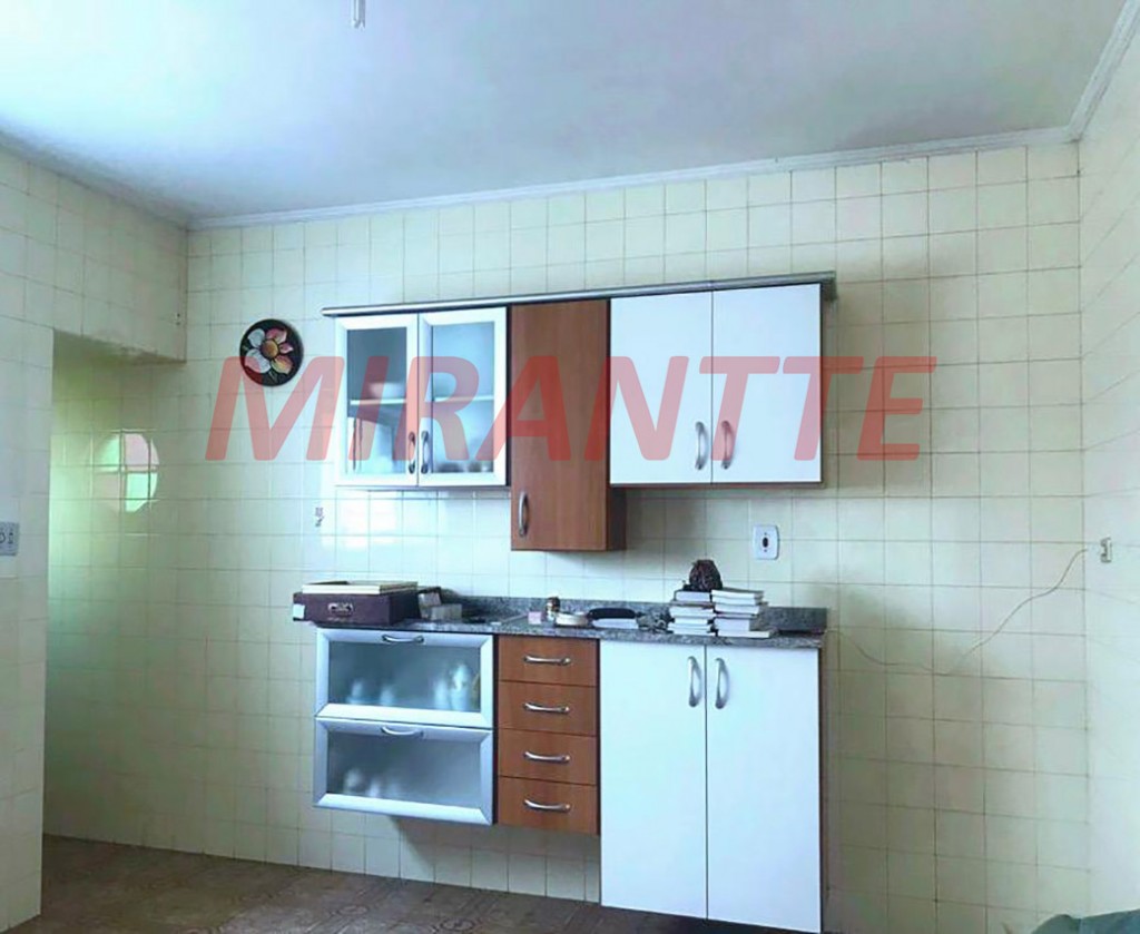 Sobrado de 150m² com 3 quartos em Água Fria