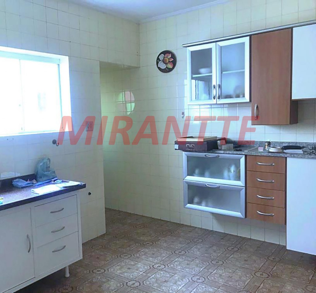 Sobrado de 150m² com 3 quartos em Água Fria
