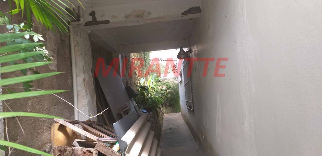 Terreno de 1298m² em Tremembe