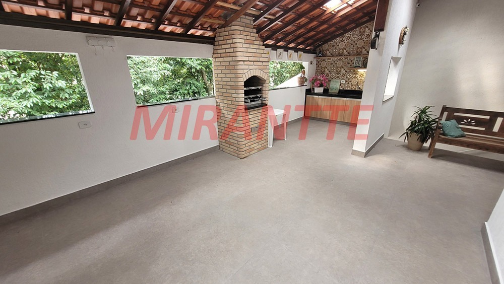 Sobrado de 305m² com 4 quartos em Tremembe