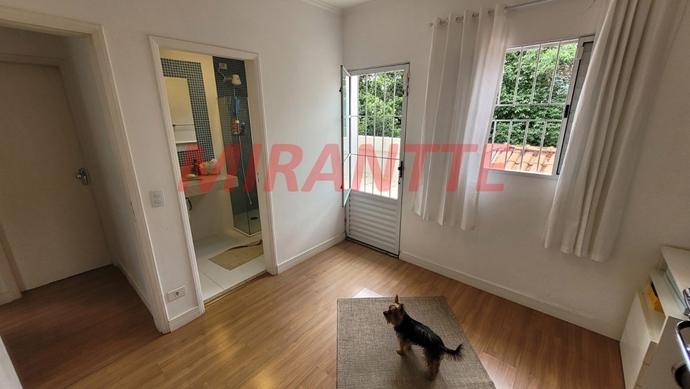 Sobrado de 305m² com 4 quartos em Tremembe