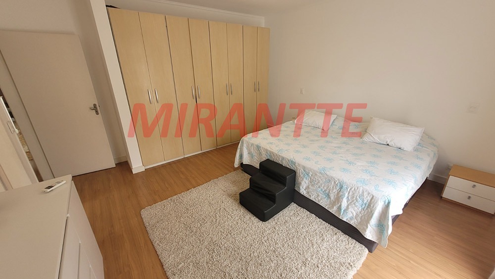 Sobrado de 305m² com 4 quartos em Tremembe