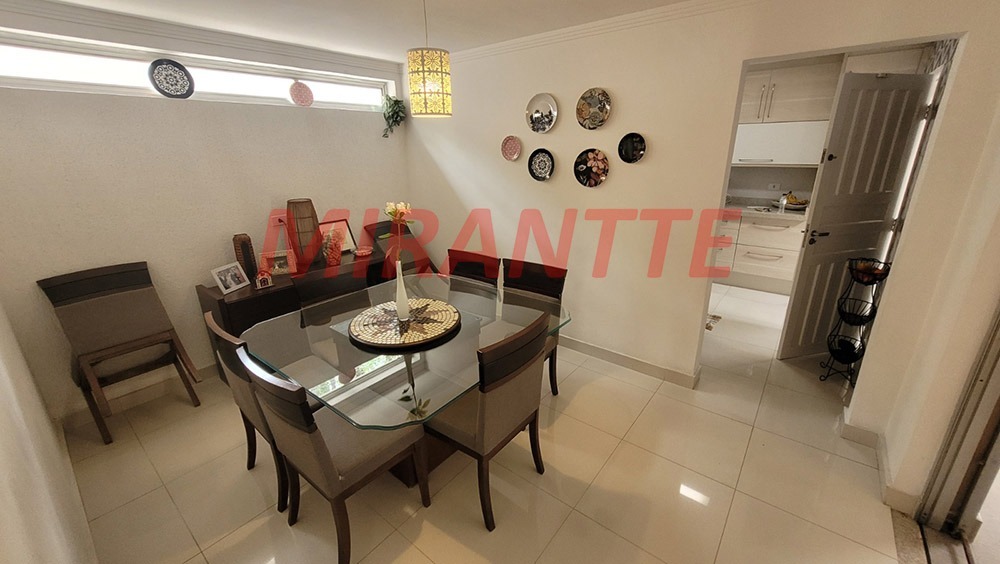 Sobrado de 305m² com 4 quartos em Tremembe