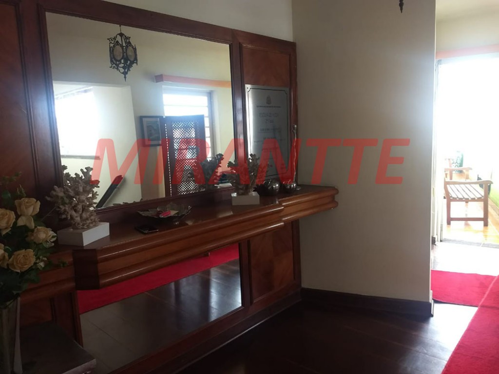 Sobrado de 450m² com 10 quartos em Jardim Floresta