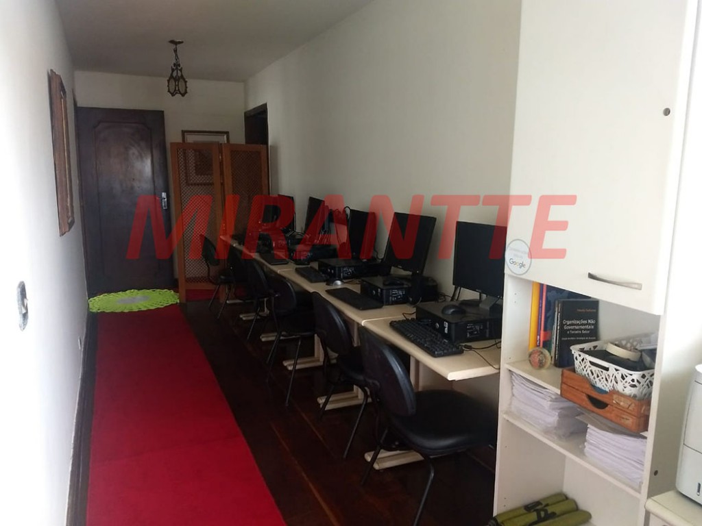 Sobrado de 450m² com 10 quartos em Jardim Floresta