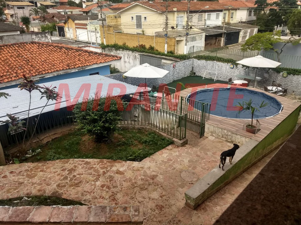 Sobrado de 450m² com 10 quartos em Jardim Floresta