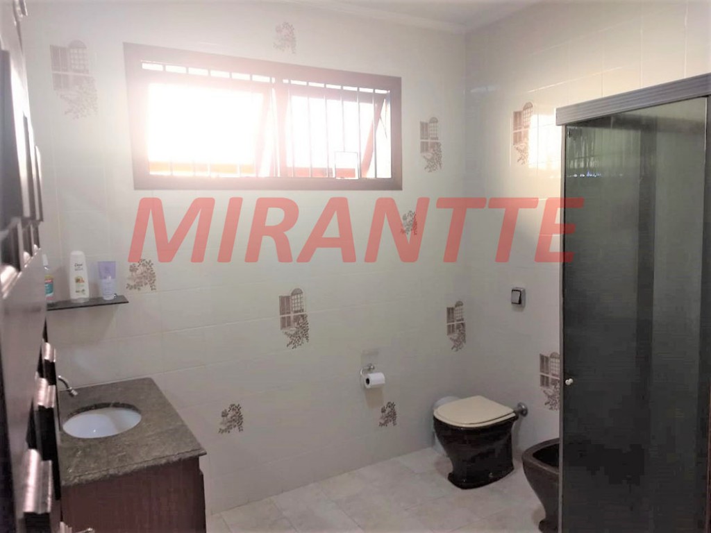 Sobrado de 319m² com 4 quartos em Horto Florestal