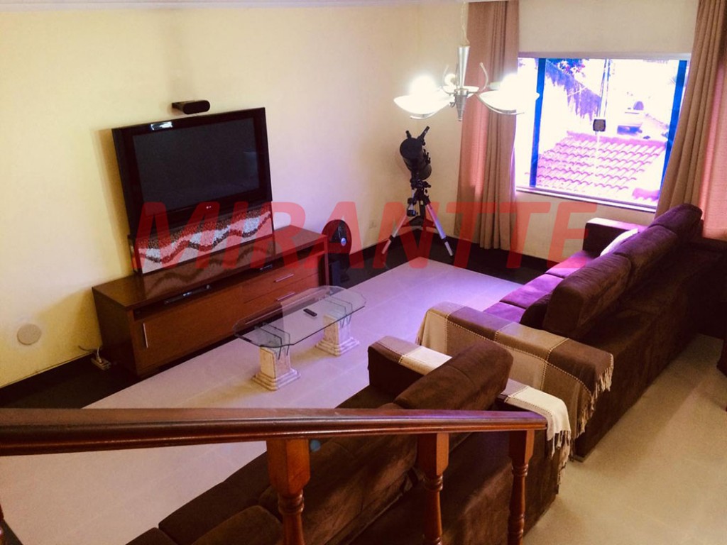 Sobrado de 319m² com 4 quartos em Horto Florestal