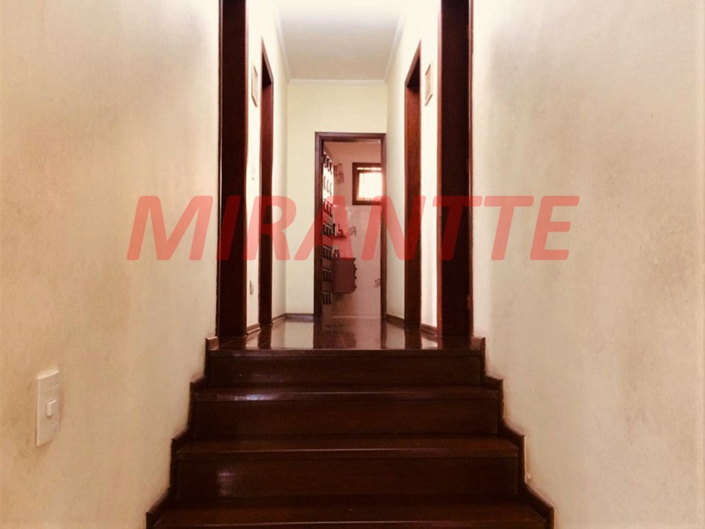 Sobrado de 319m² com 4 quartos em Horto Florestal