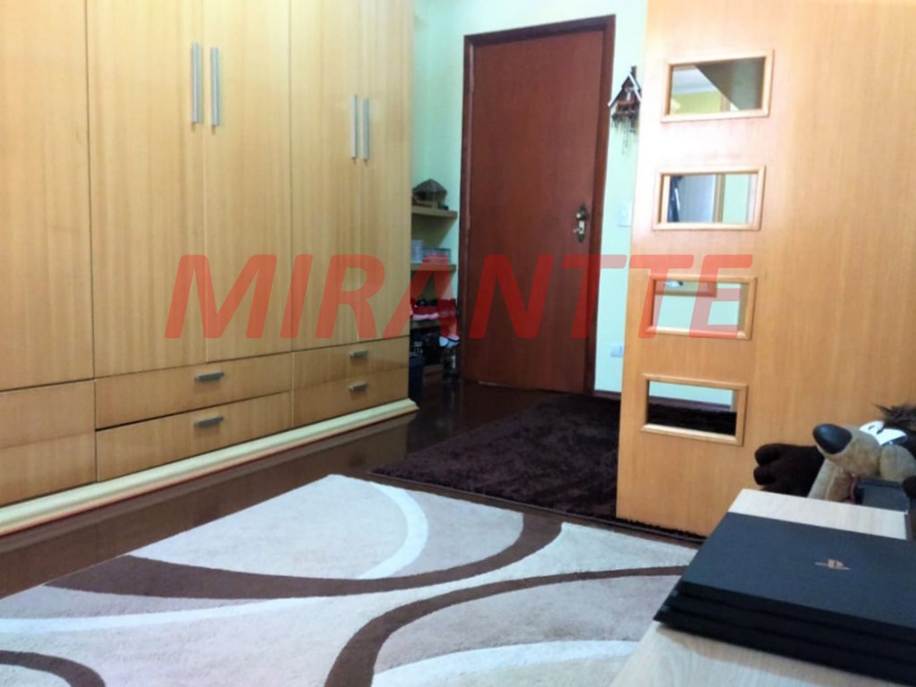 Sobrado de 319m² com 4 quartos em Horto Florestal