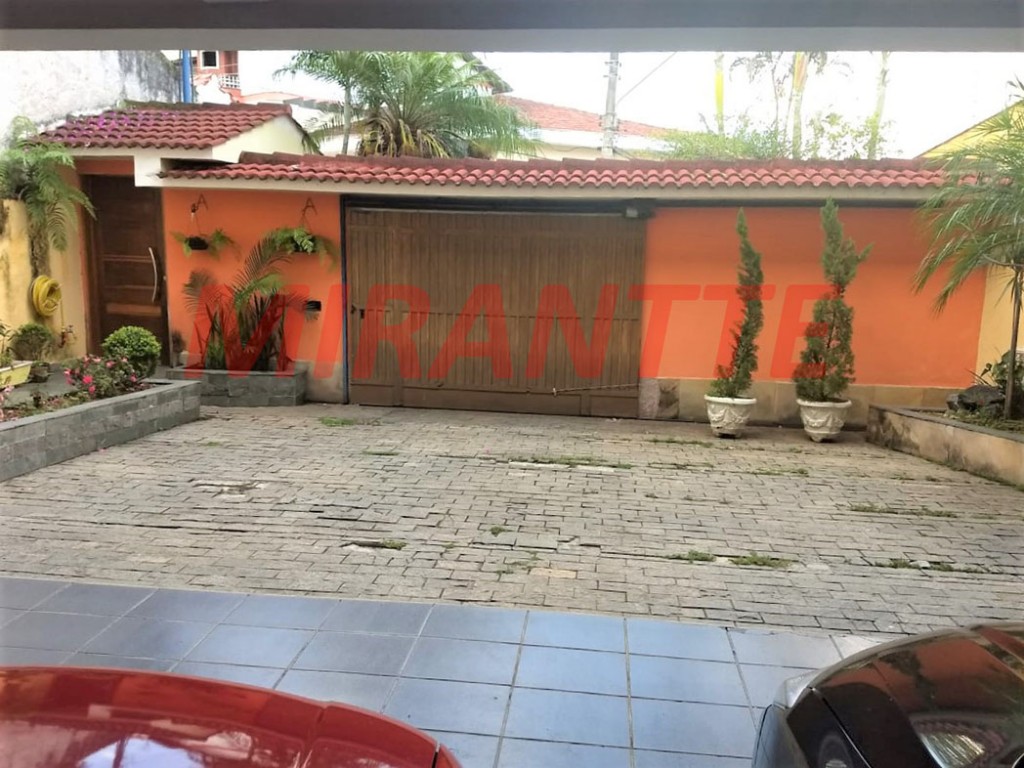 Sobrado de 319m² com 4 quartos em Horto Florestal