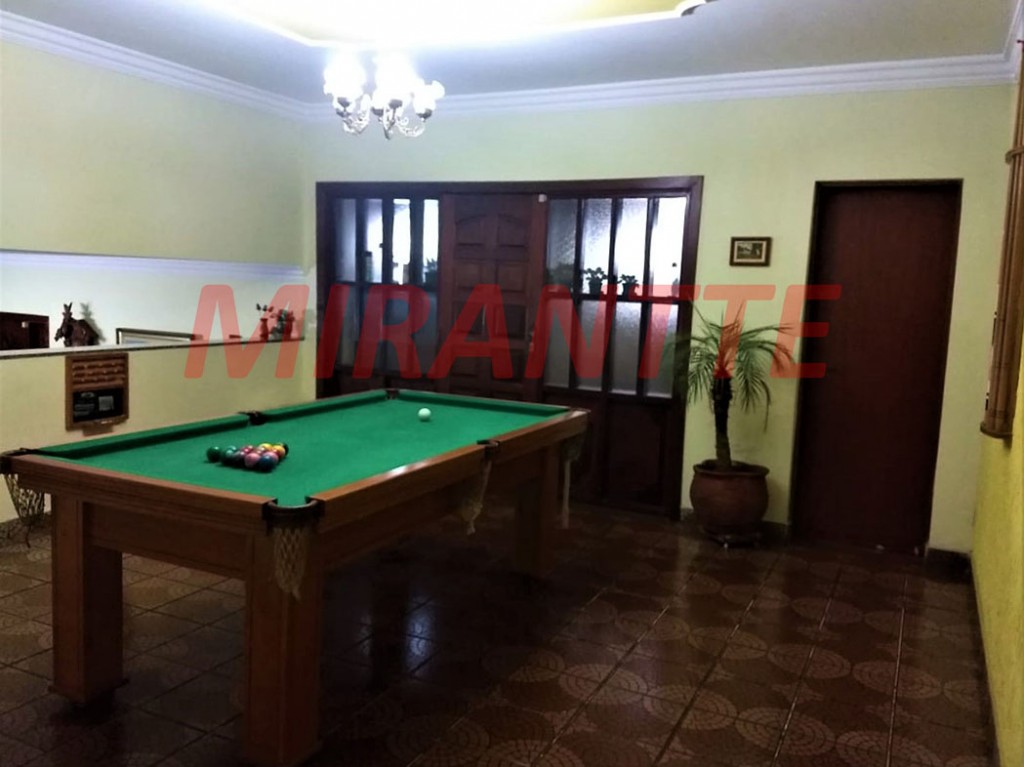 Sobrado de 319m² com 4 quartos em Horto Florestal