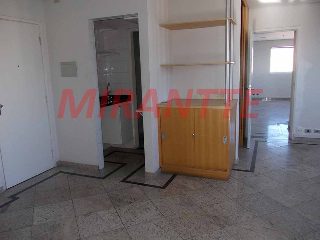 Comercial de 195m² em Água Fria