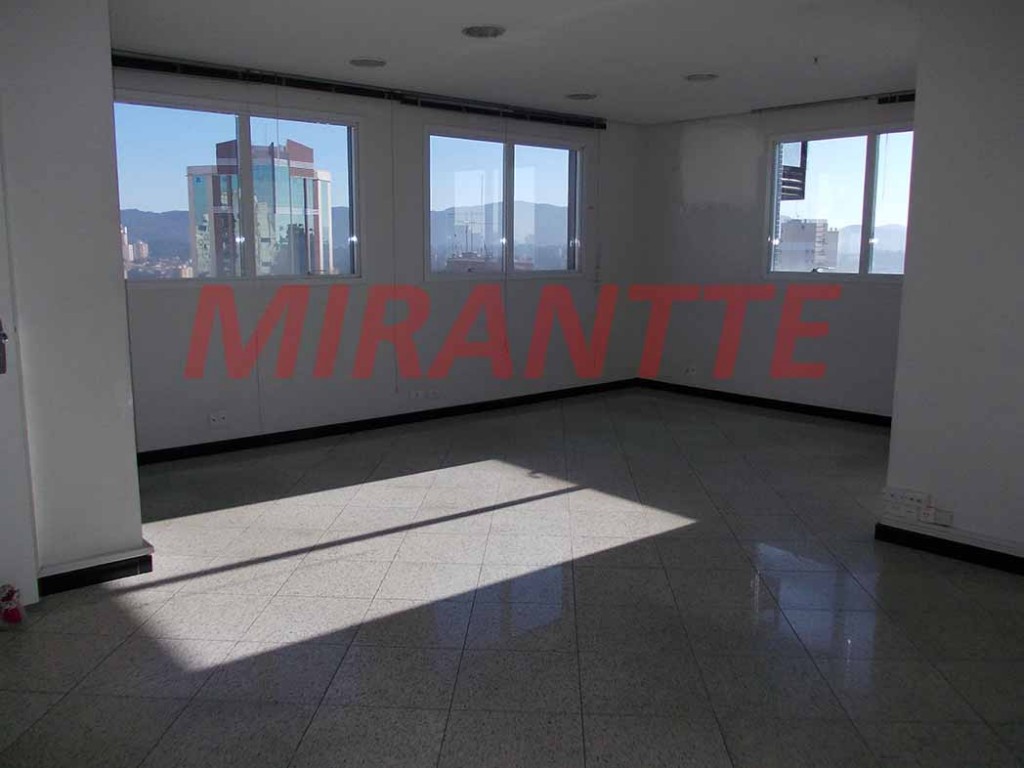Comercial de 195m² em Água Fria