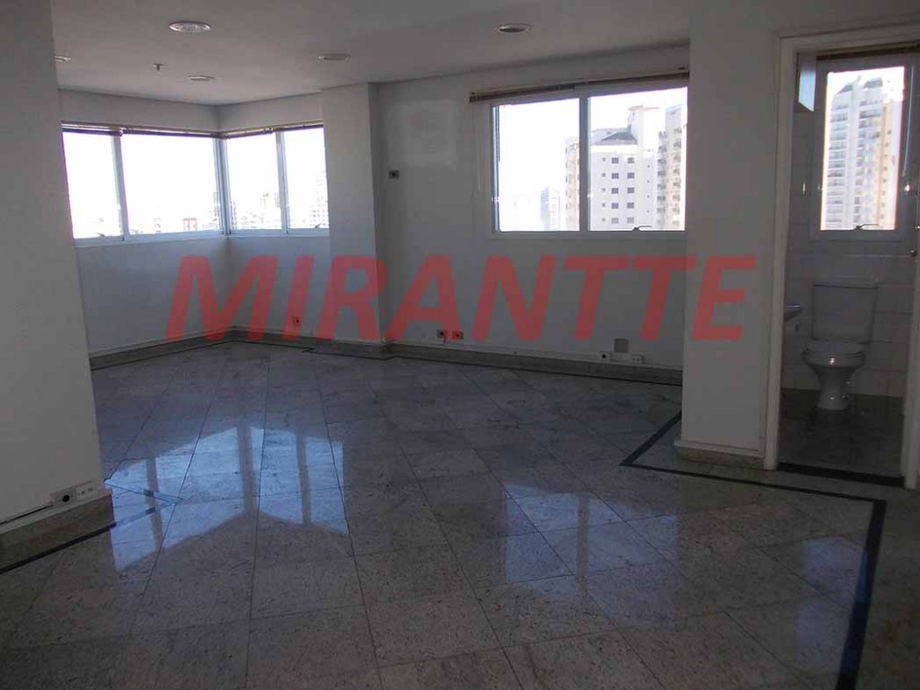 Comercial de 195m² em Água Fria