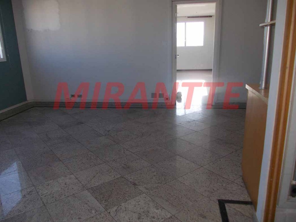 Comercial de 195m² em Água Fria