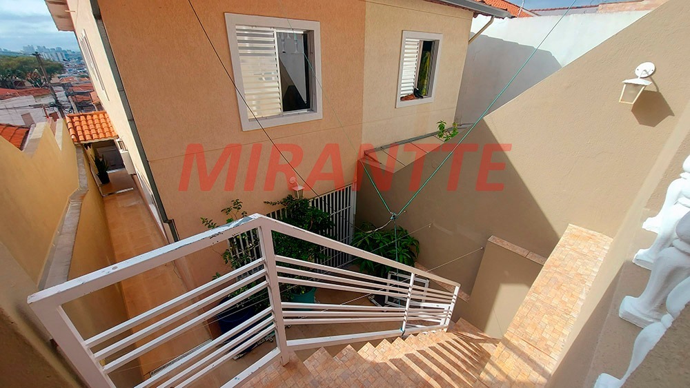 Sobrado de 207m² com 3 quartos em Vila Nivi