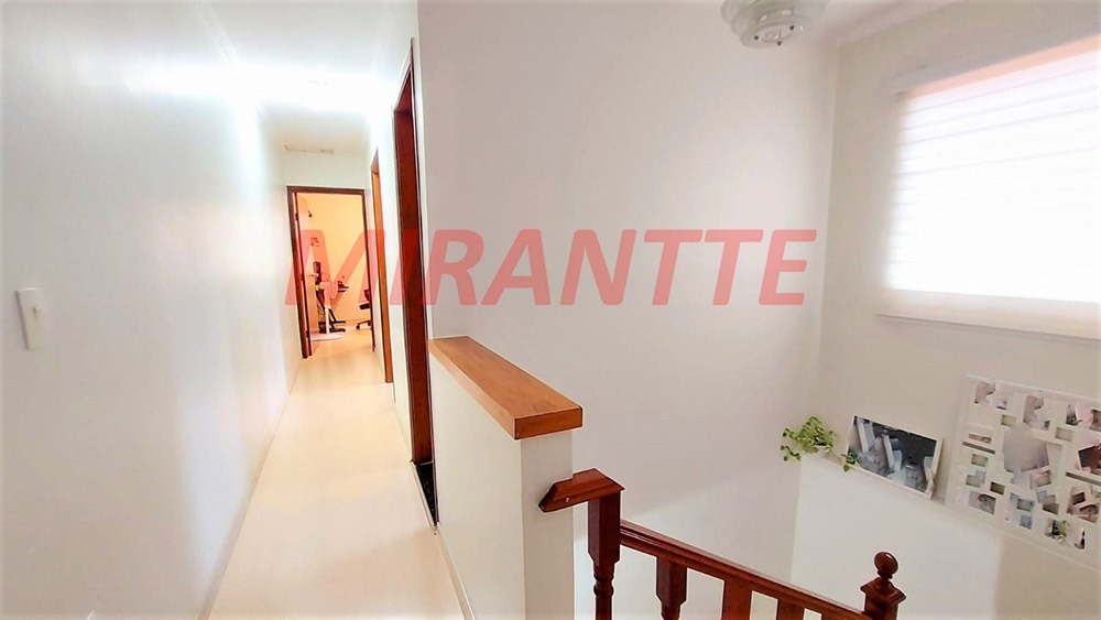 Sobrado de 207m² com 3 quartos em Vila Nivi