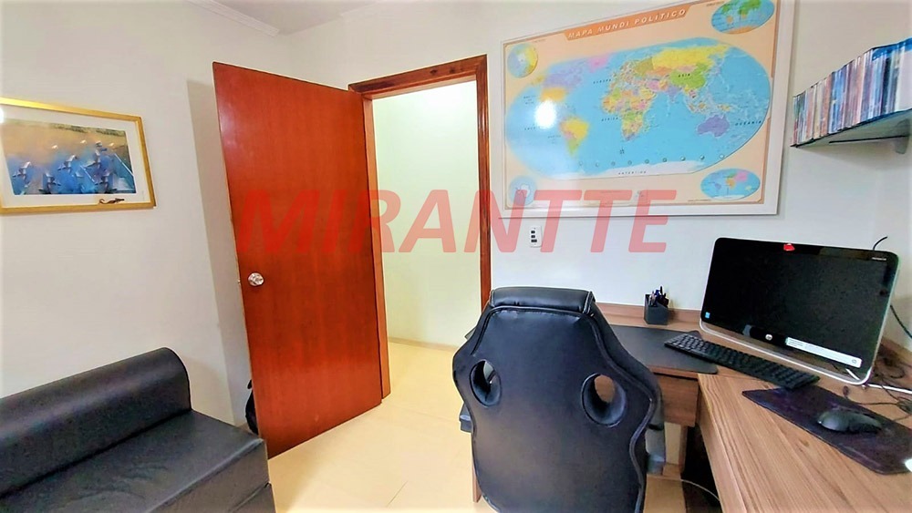 Sobrado de 207m² com 3 quartos em Vila Nivi