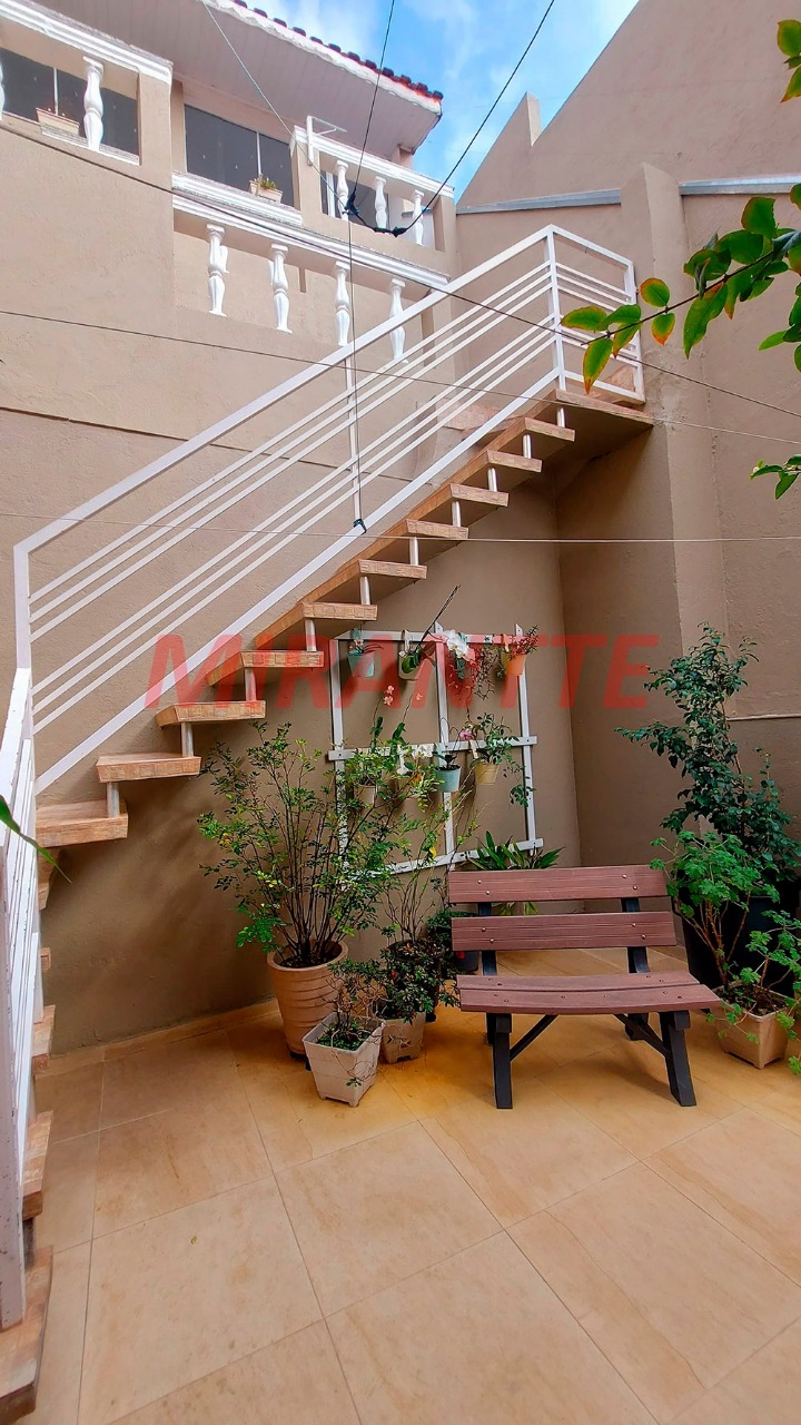 Sobrado de 207m² com 3 quartos em Vila Nivi