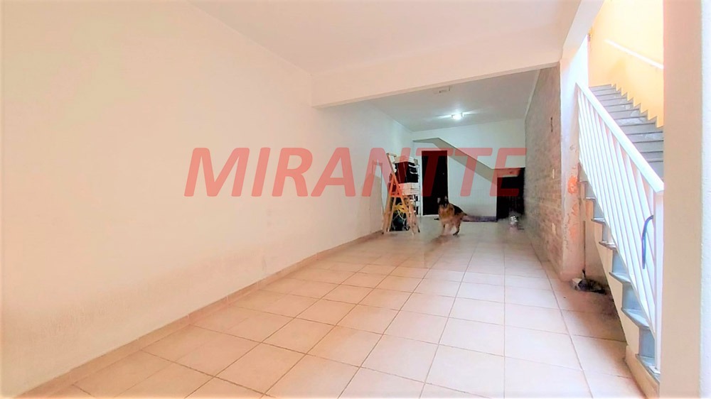 Sobrado de 207m² com 3 quartos em Vila Nivi