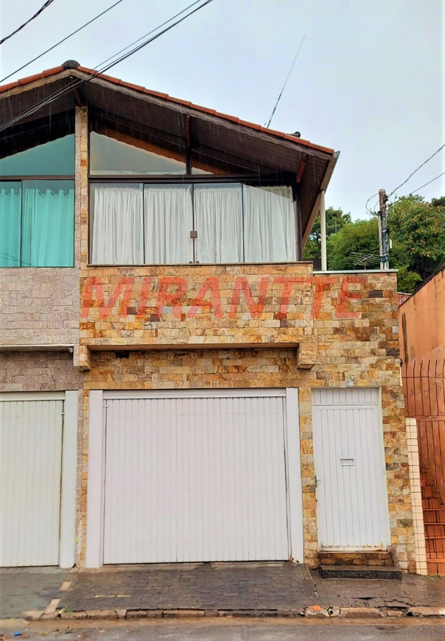 Sobrado de 207m² com 3 quartos em Vila Nivi