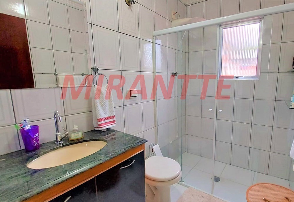 Sobrado de 207m² com 3 quartos em Vila Nivi