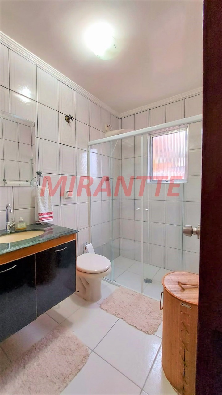 Sobrado de 207m² com 3 quartos em Vila Nivi