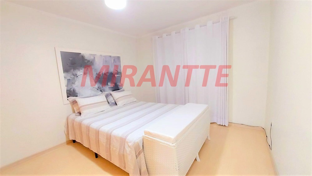 Sobrado de 207m² com 3 quartos em Vila Nivi