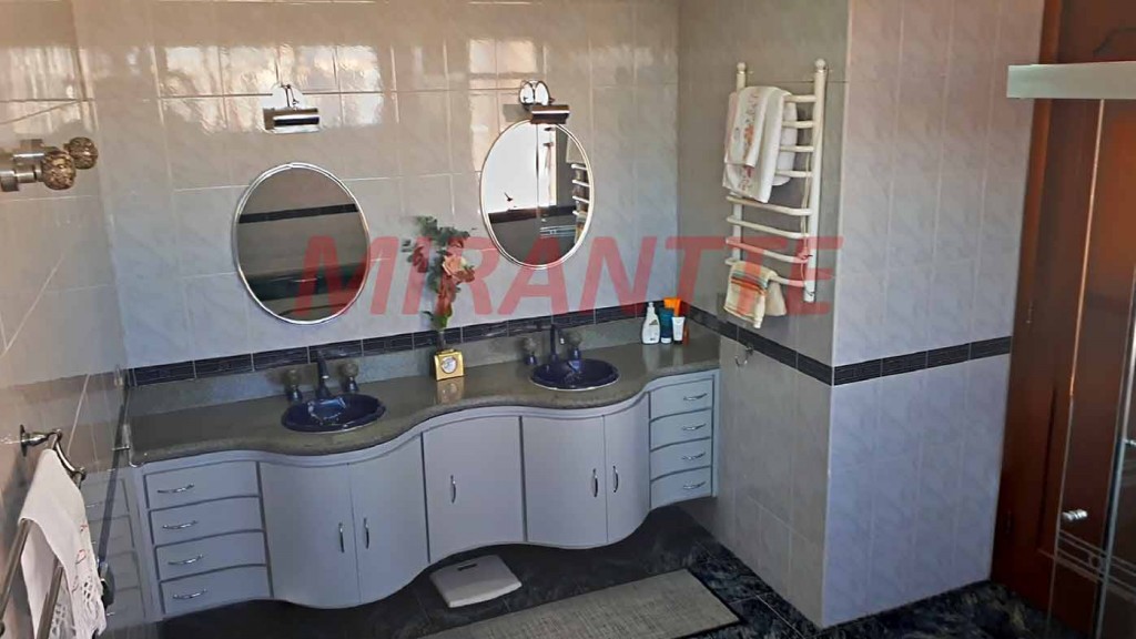 Sobrado de 268m² com 4 quartos em Vila Maria Alta