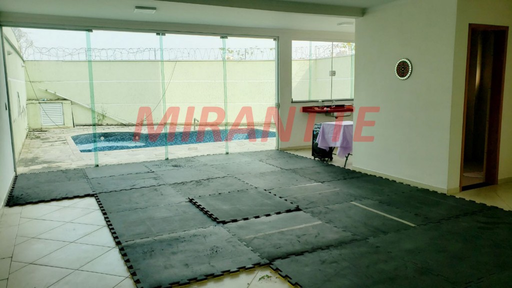 Sobrado de 380m² com 4 quartos em Vila Rosália