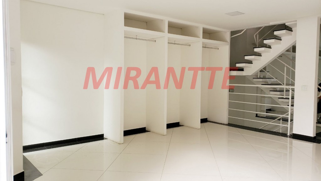 Sobrado de 380m² com 4 quartos em Vila Rosália