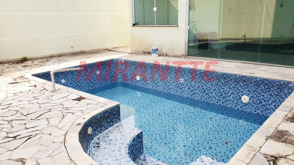 Sobrado de 380m² com 4 quartos em Vila Rosália
