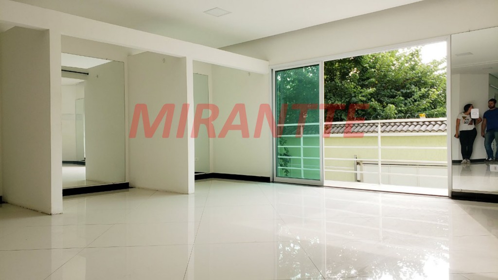Sobrado de 380m² com 4 quartos em Vila Rosália