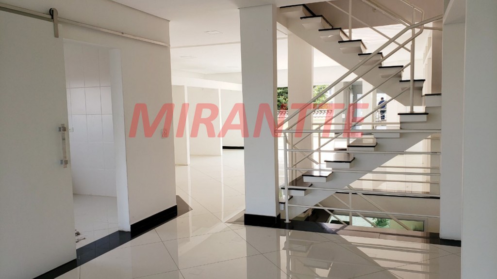 Sobrado de 380m² com 4 quartos em Vila Rosália