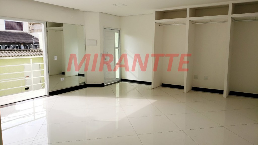 Sobrado de 380m² com 4 quartos em Vila Rosália