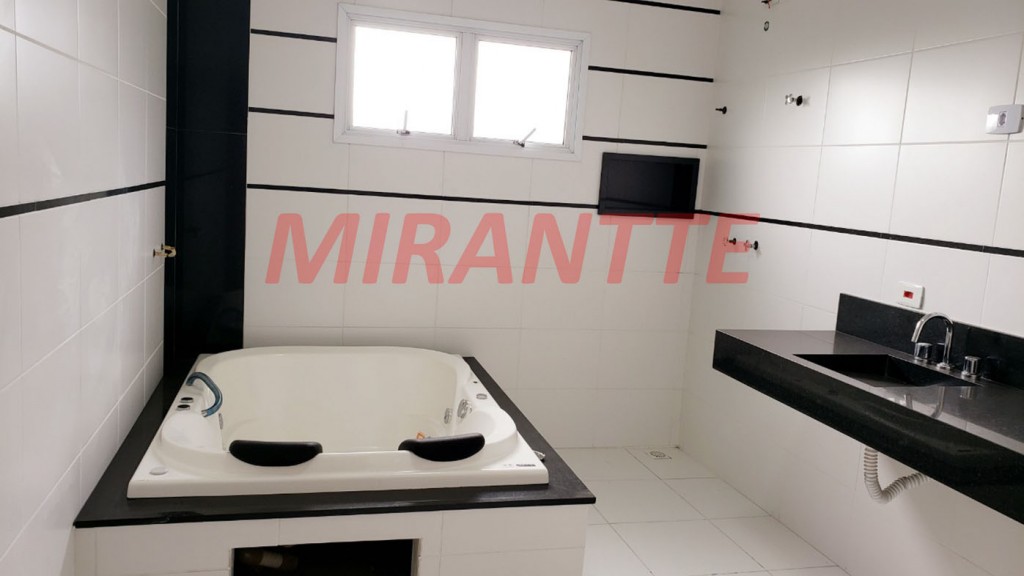 Sobrado de 380m² com 4 quartos em Vila Rosália