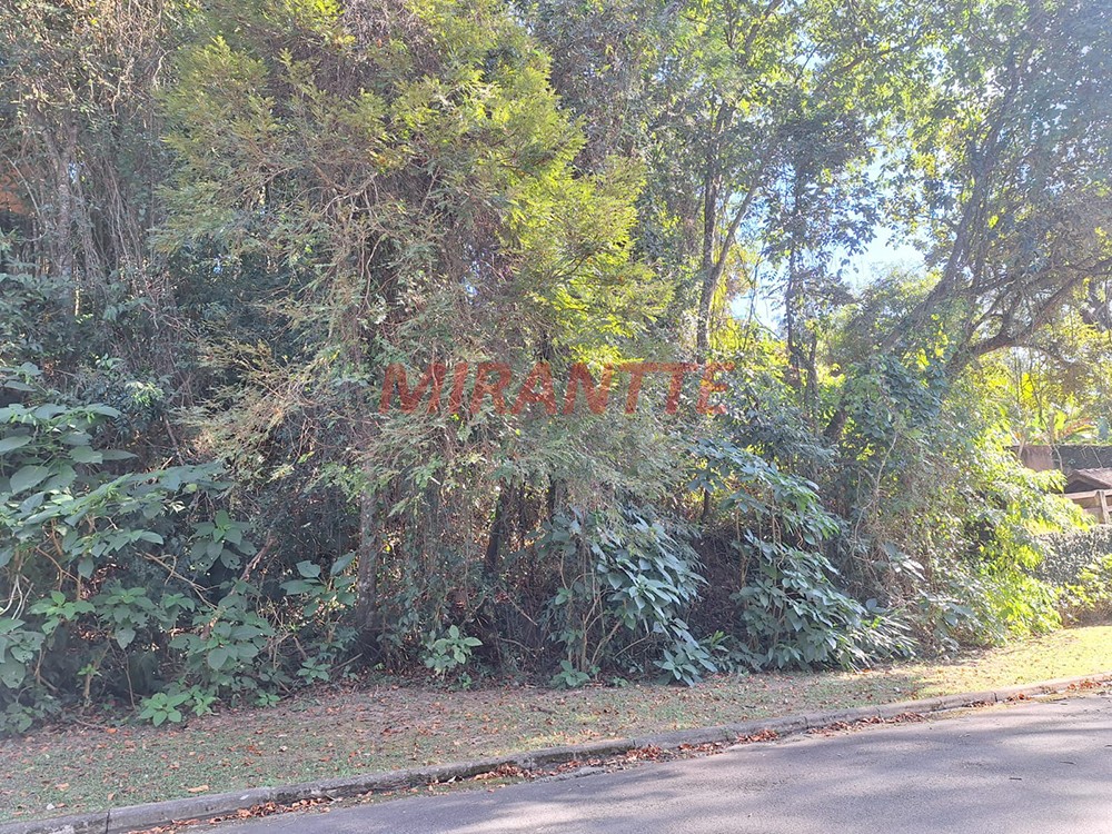 Terreno de 1.802m² em Serra Da Cantareira