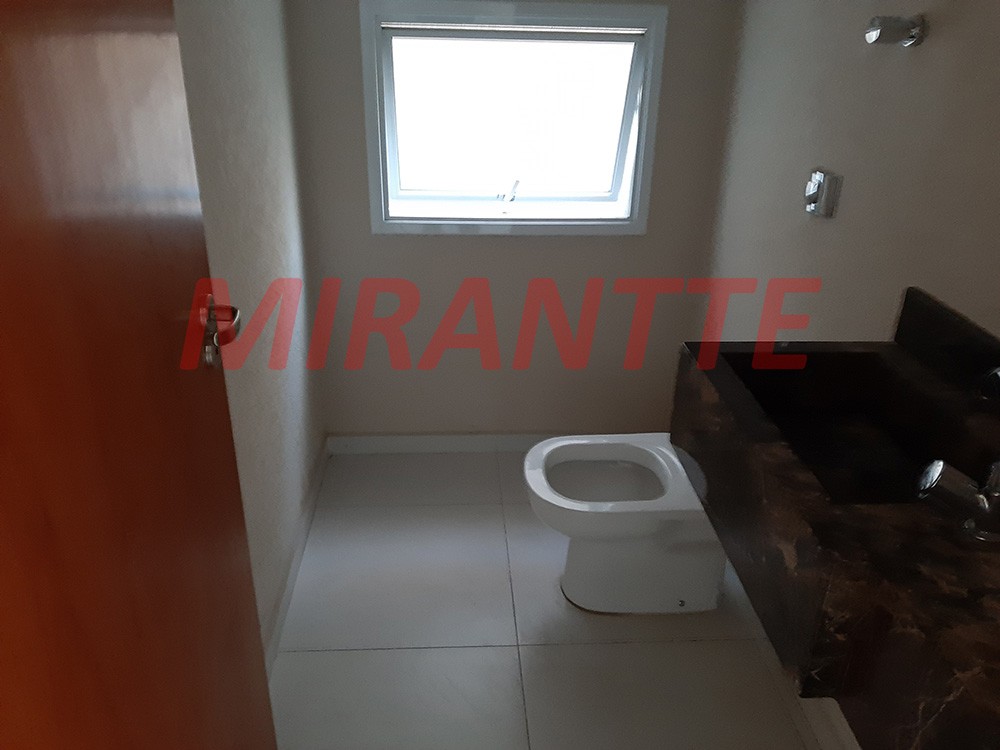 Sobrado de 240m² com 3 quartos em Parque Sao Domingos