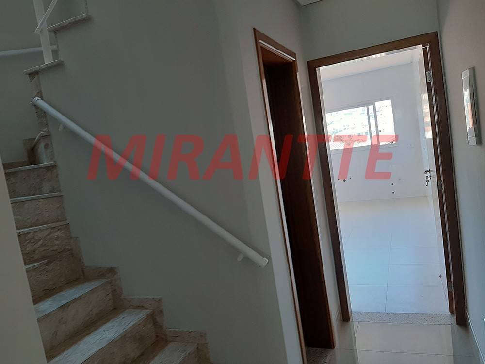 Sobrado de 240m² com 3 quartos em Parque Sao Domingos