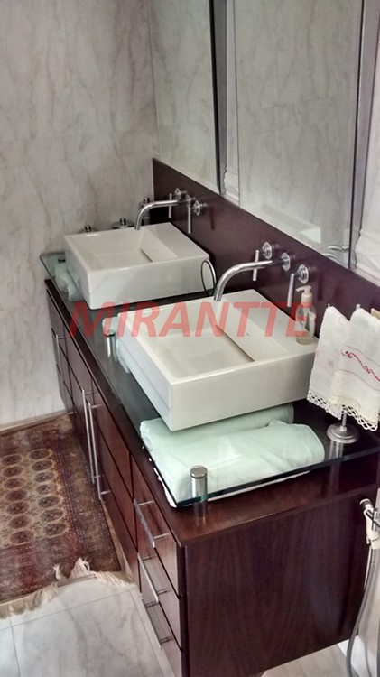 Casa terrea de 302m² com 4 quartos em Vila Rosaria