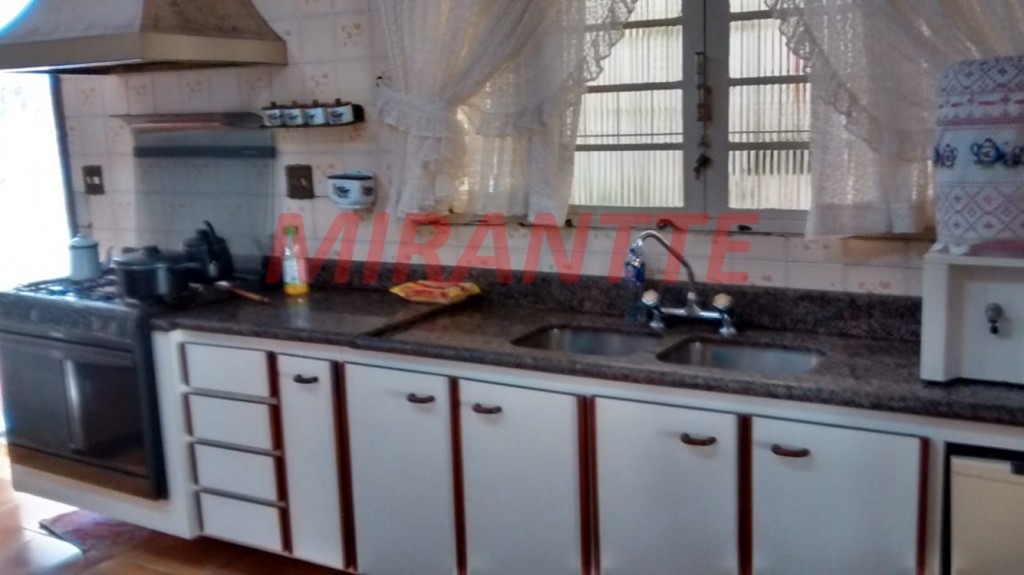 Casa terrea de 302m² com 4 quartos em Vila Rosaria
