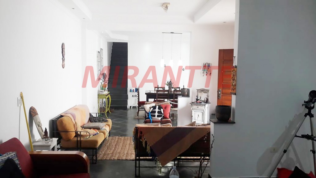 Sobrado de 180m² com 3 quartos em Santana