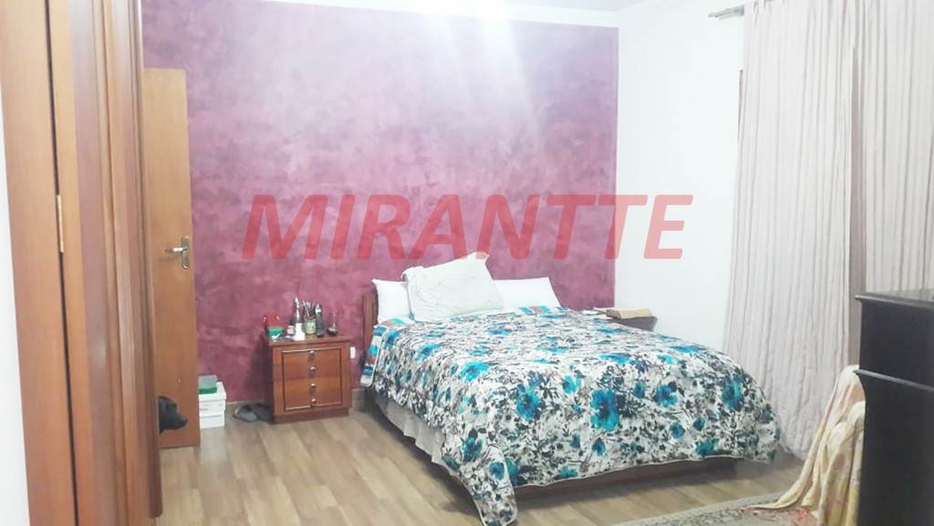 Sobrado de 180m² com 3 quartos em Santana