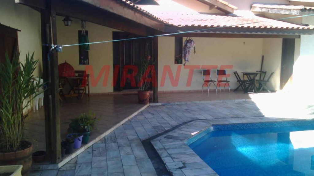 Sobrado de 550m² com 2 quartos em SANTA INÊS