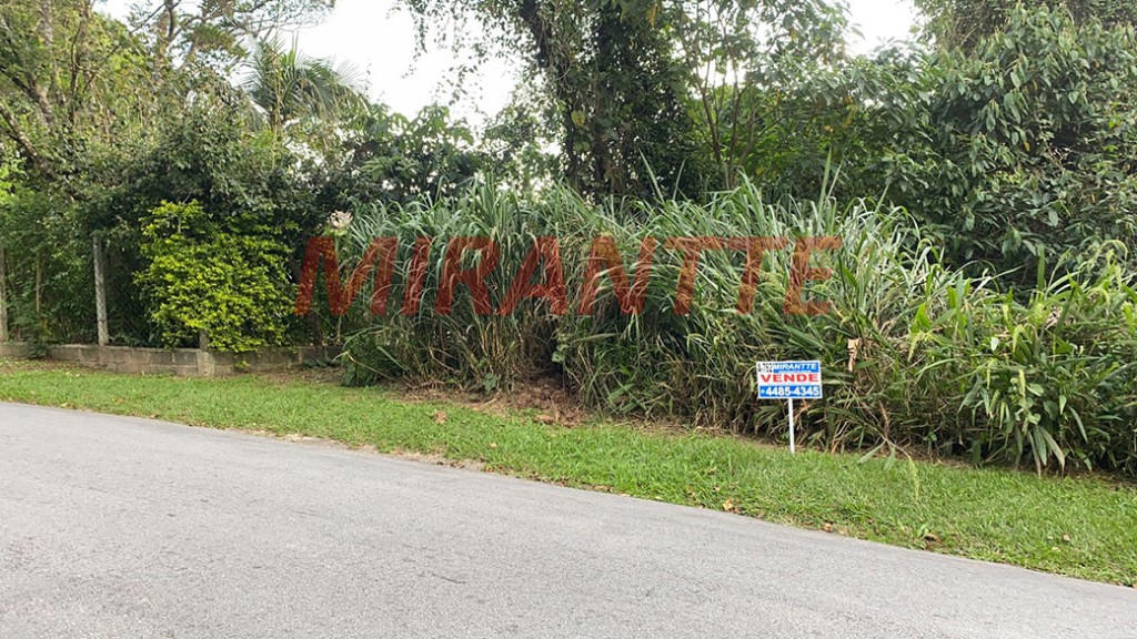 Terreno de 1348m² em Serra da Cantareira