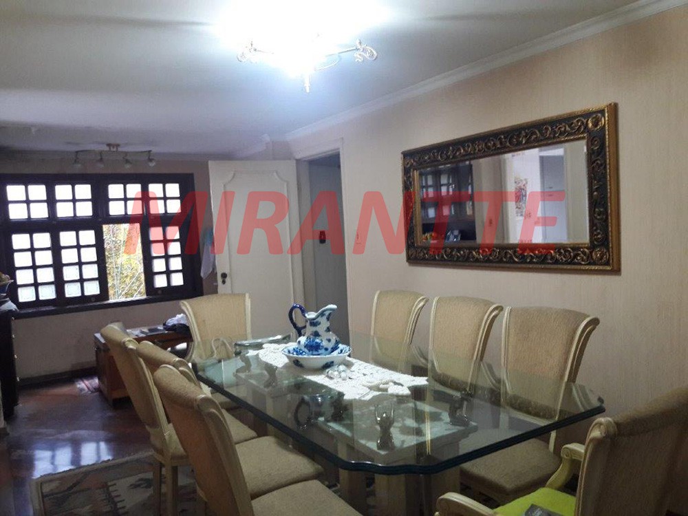 Sobrado de 339m² com 4 quartos em Santana